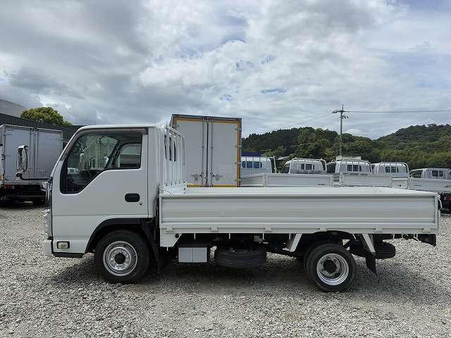 Isuzu Elf 4