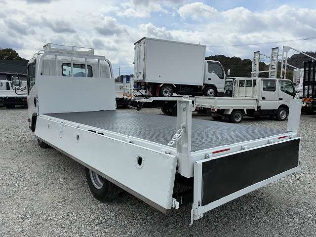 Isuzu Elf 12
