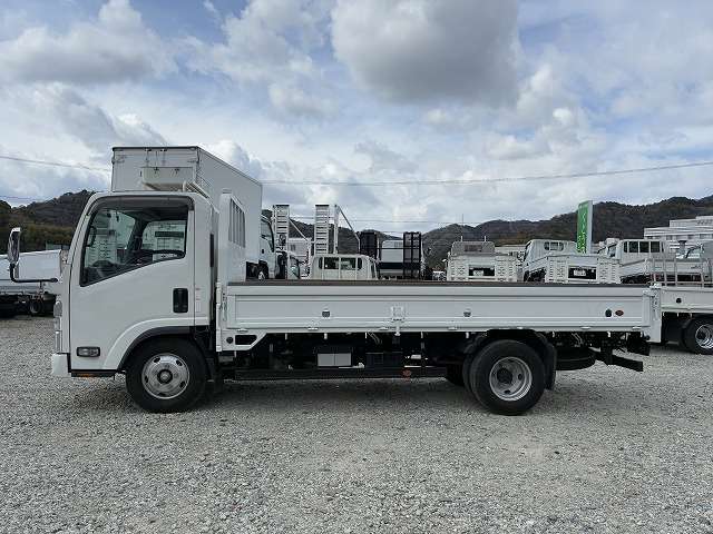 Isuzu Elf 3