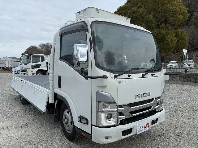 Isuzu Elf 9