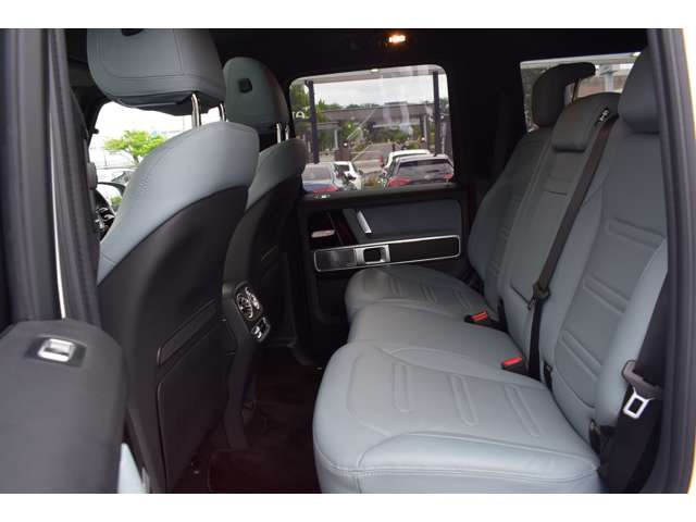 Mercedes-Benz G-Class 4