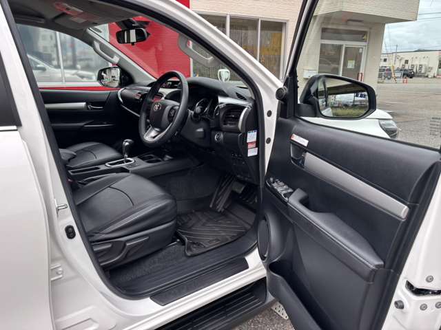 Toyota Hilux 9