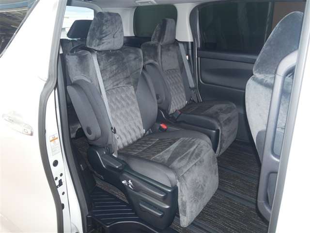 Toyota Alphard 7