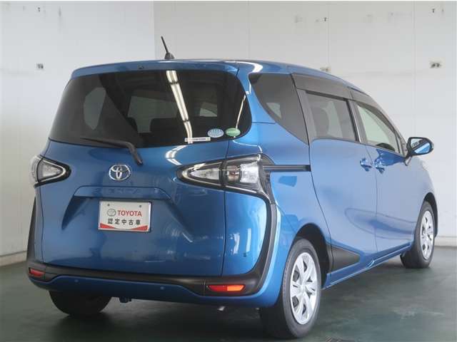 Toyota Sienta 7