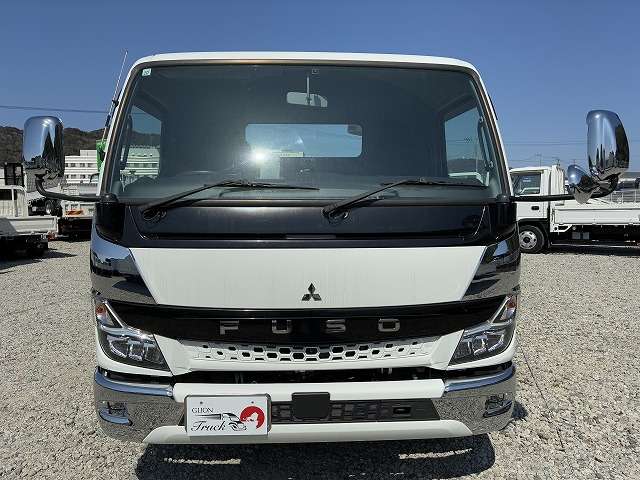 Mitsubishi Fuso Canter 2