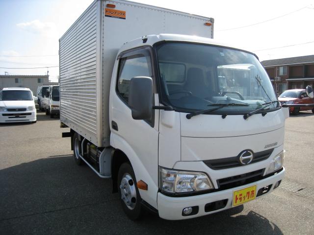 Hino Dutro 3