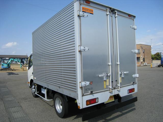 Hino Dutro 9