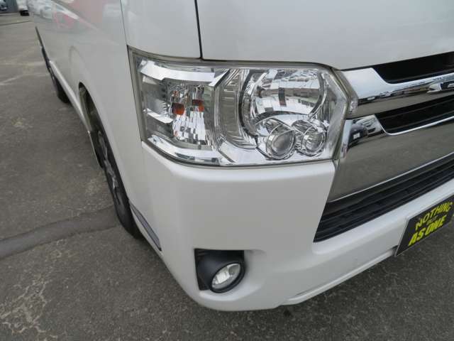 Toyota Hiace Van 3