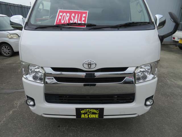 Toyota Hiace Van 4