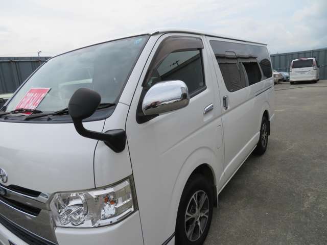 Toyota Hiace Van 6