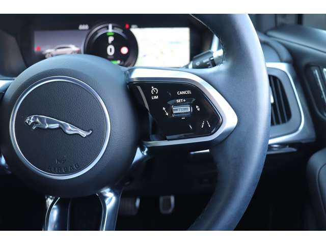 Jaguar Iペイス 11