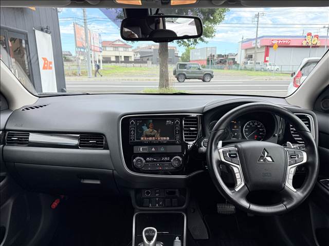 Mitsubishi Outlander PHEV 2