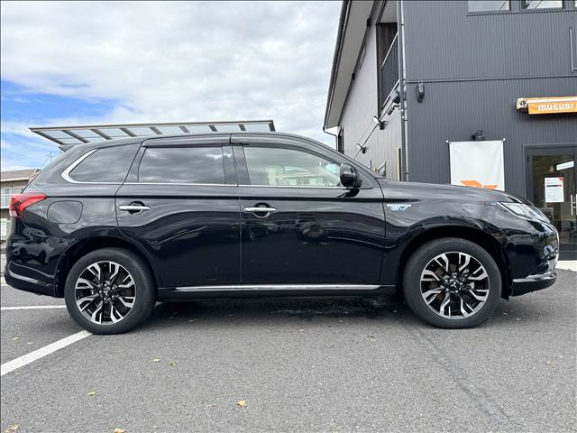 Mitsubishi Outlander PHEV 7