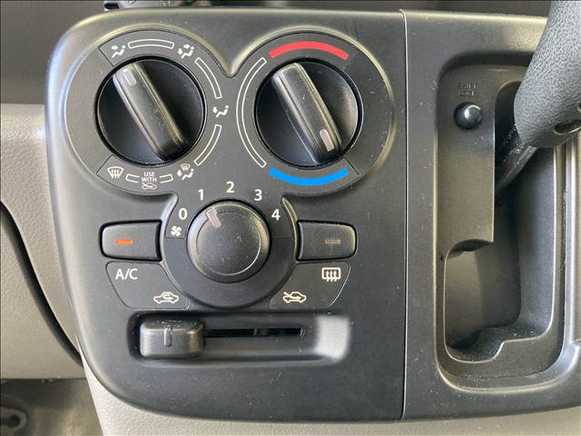 Nissan NV100 Clipper 8