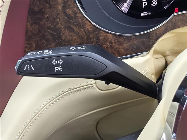 Bentley Bentayga 11