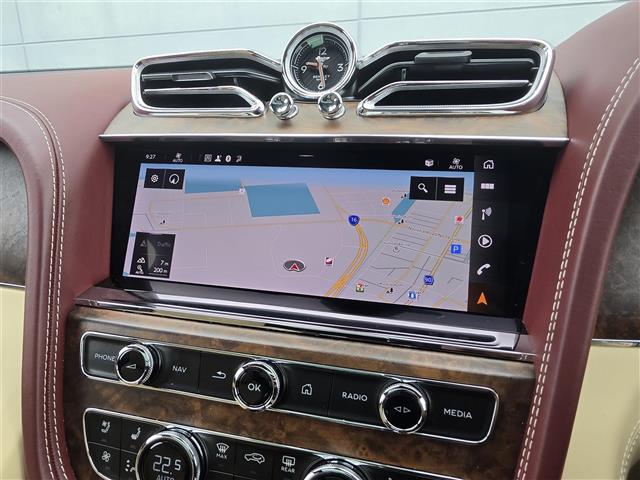 Bentley Bentayga 5