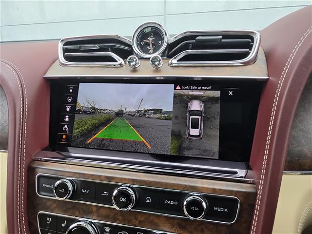Bentley Bentayga 6