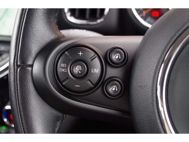 MINI Crossover 8