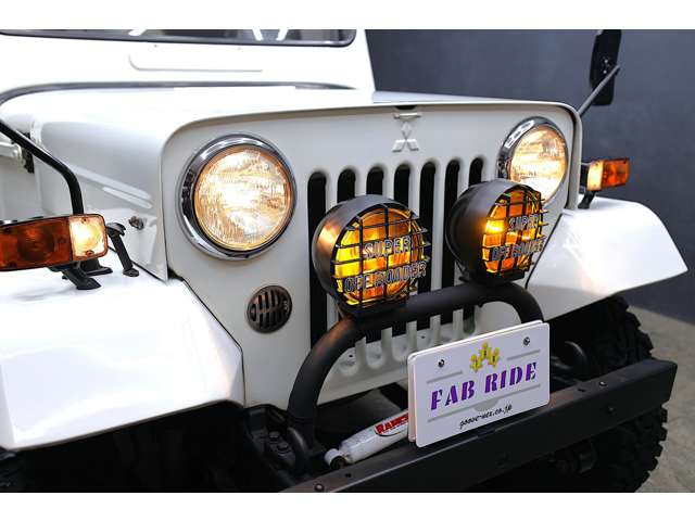 Mitsubishi Jeep 3