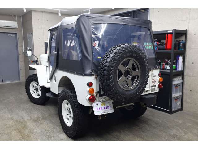 Mitsubishi Jeep 10