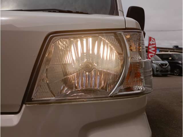 Daihatsu Hijet Cargo 12