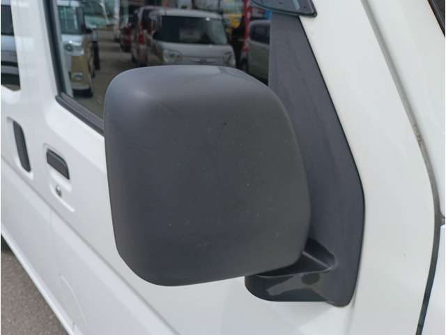 Daihatsu Hijet Cargo 13