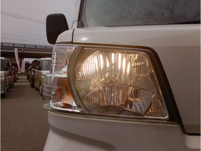 Daihatsu Hijet Cargo 11