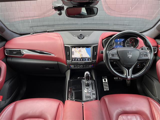 Maserati Levante 6