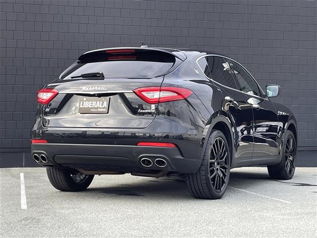 Maserati Levante 7