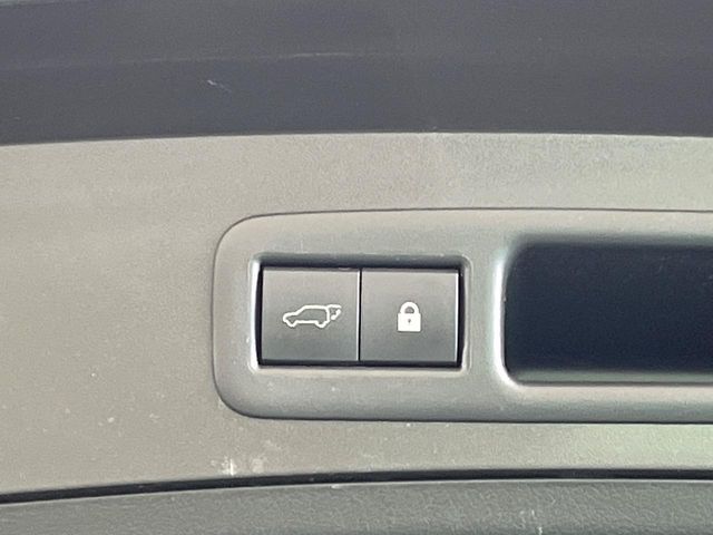 Lexus UX 7