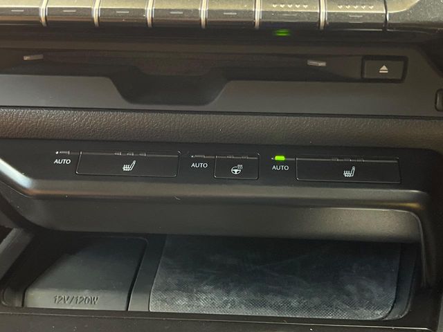 Lexus UX 8