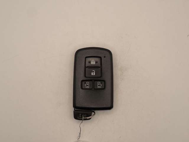 Toyota Esquire 6