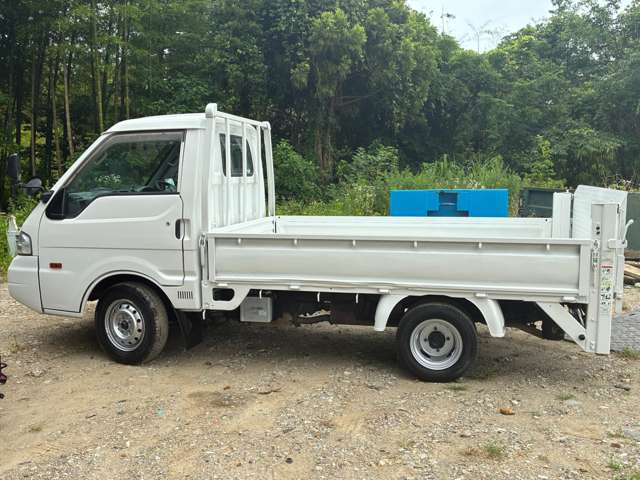 Mazda Bongo Truck 6