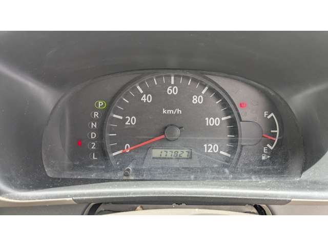 Nissan NV100 Clipper 11