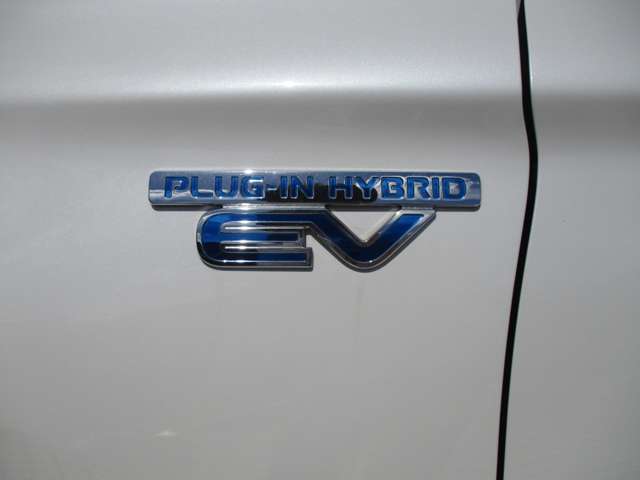 Mitsubishi Outlander PHEV 5