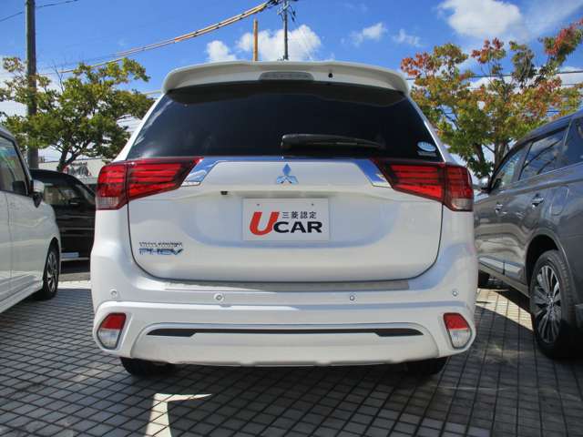 Mitsubishi Outlander PHEV 8