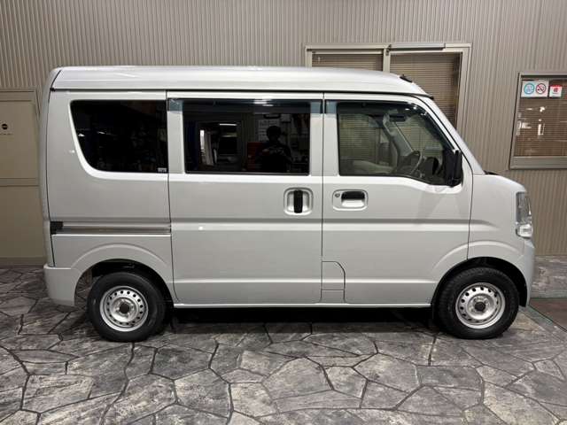 Mitsubishi Minicab Van 10