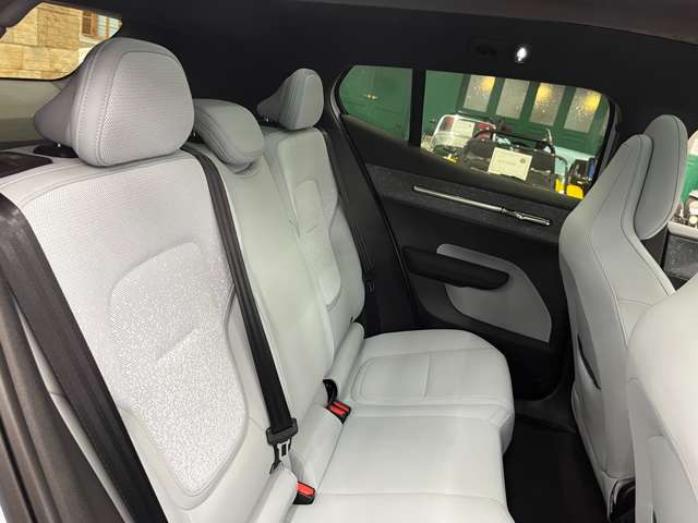 Volvo EX30 10