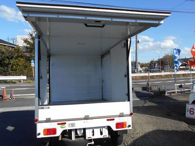Nissan NT100 Clipper 11