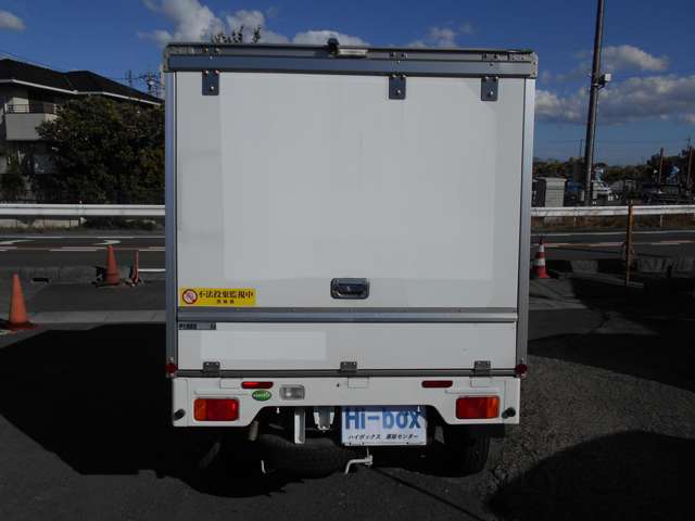 Nissan NT100 Clipper 3