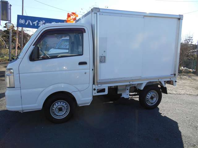 Nissan NT100 Clipper 5