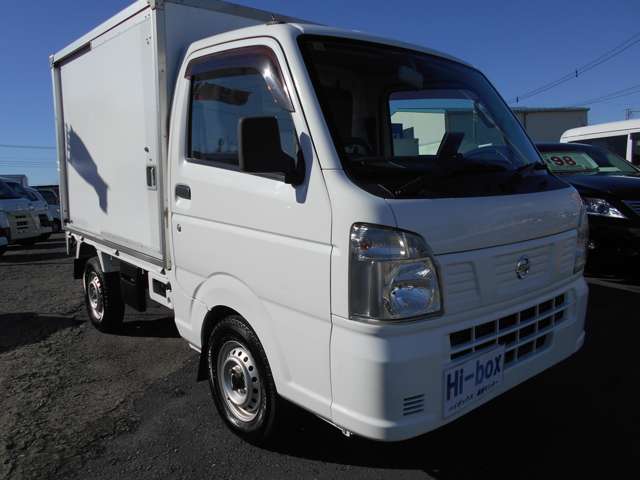Nissan NT100 Clipper 6