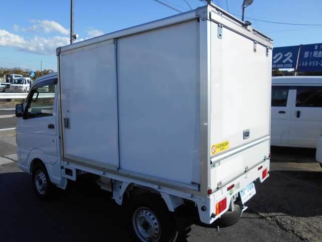 Nissan NT100 Clipper 8