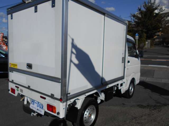 Nissan NT100 Clipper 9