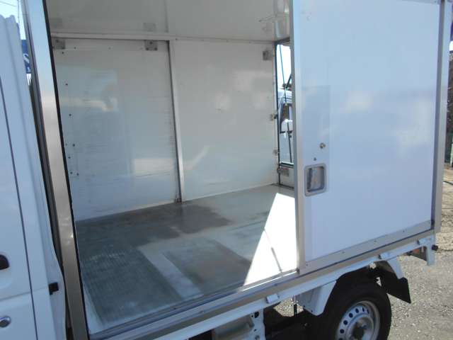 Nissan NT100 Clipper 10