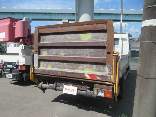 Mitsubishi Fuso Canter 4