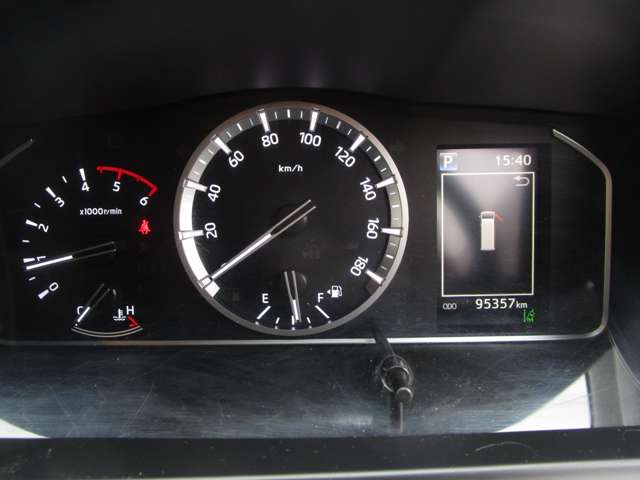 Toyota Hiace Van 12