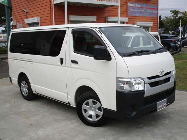 Toyota Hiace Van 3