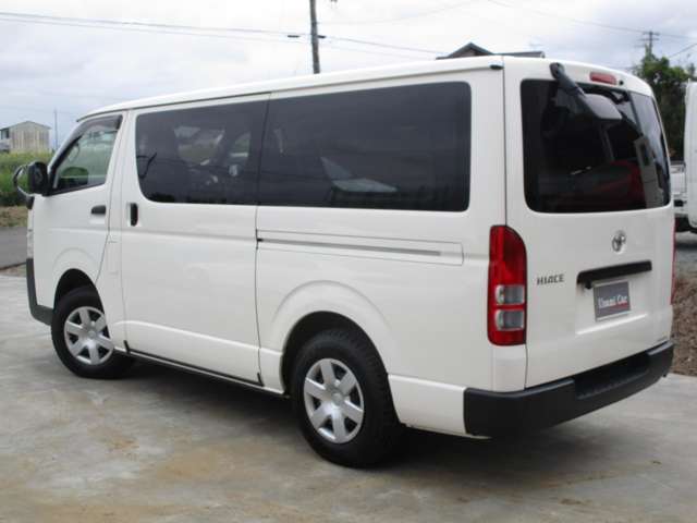 Toyota Hiace Van 5