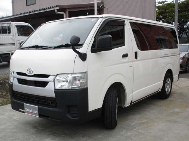 Toyota Hiace Van 6